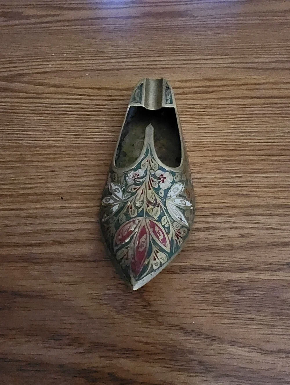 Hand-Painted Green and Red Decorative Women's Slip-On Shoe Ashtray